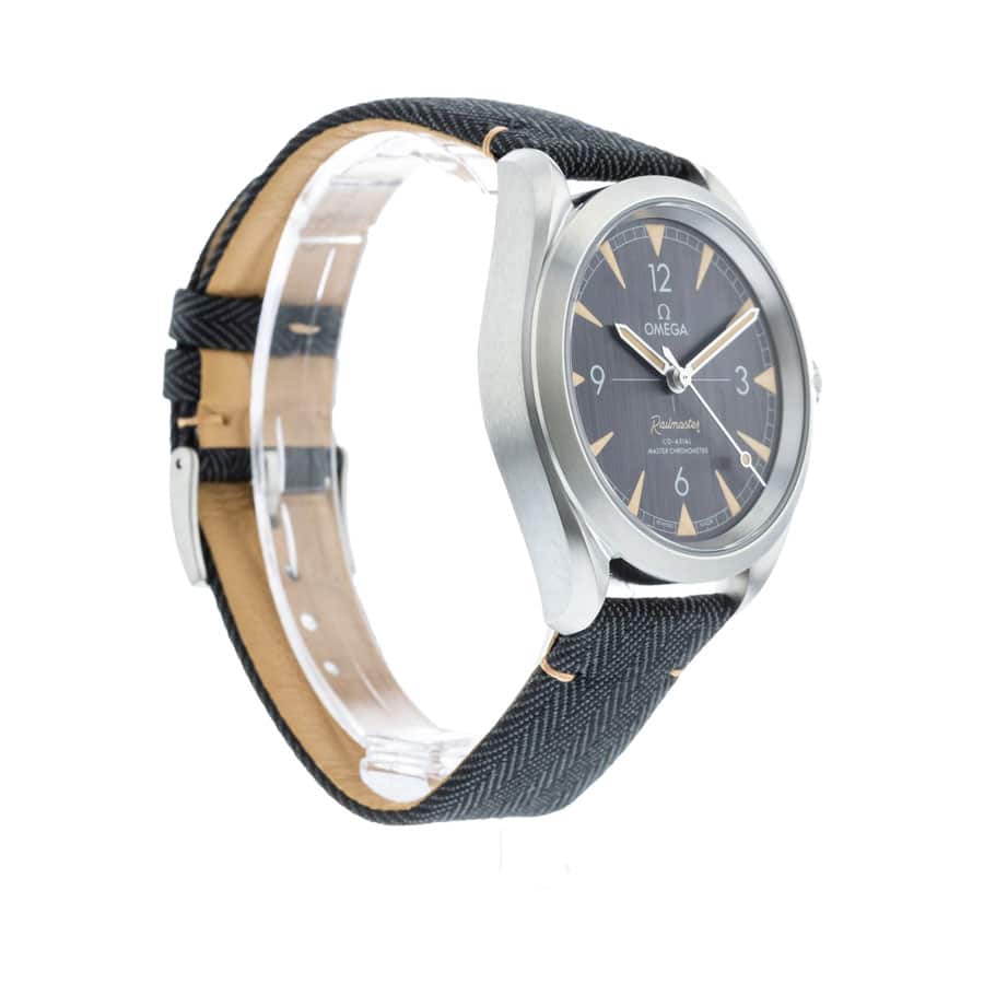 Omega Railmaster 40MM 220.12.40.20.01.001 Black Dial